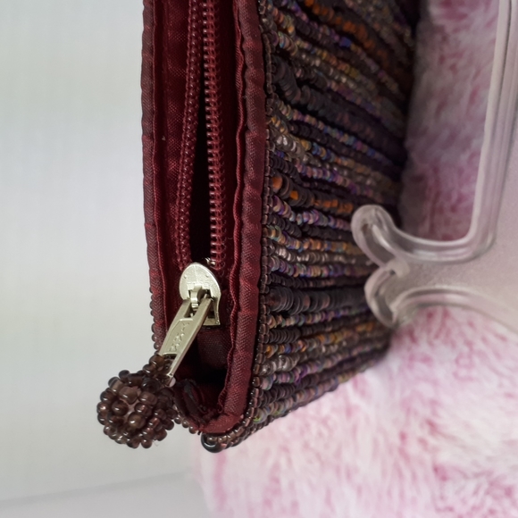 Vintage Beaded Wristlet - Picture 2 of 3